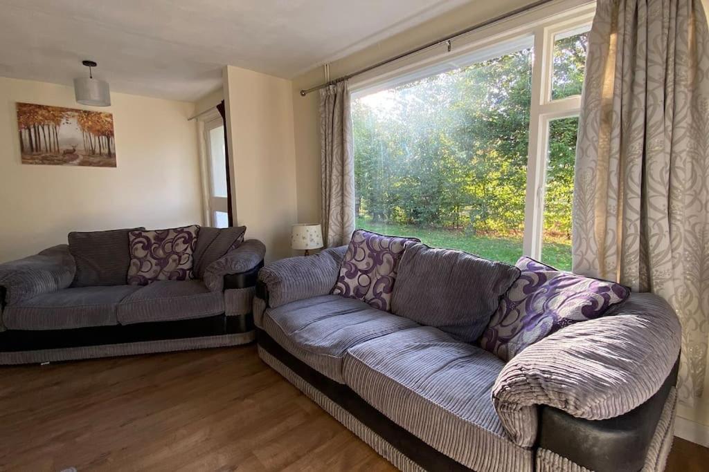 Cheerful 3 Bedroom Bungalow With Indoor Fire Place Gloucester Exteriör bild