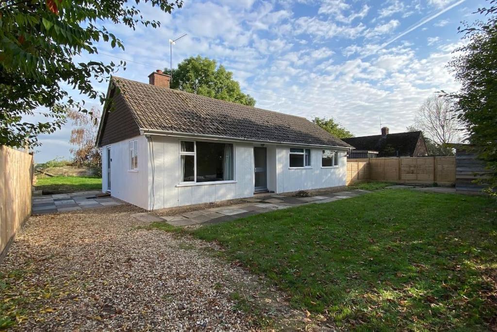 Cheerful 3 Bedroom Bungalow With Indoor Fire Place Gloucester Exteriör bild
